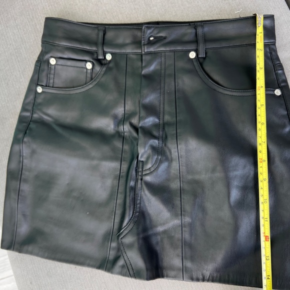 Zara faux leather mini skirt - Picture 8 of 9